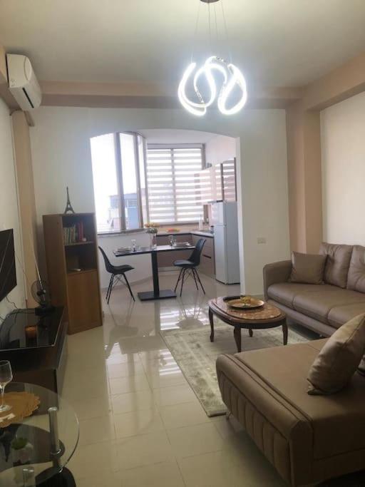 Cozy 1-Bedroom Flat, Beachside Durrës Exterior foto