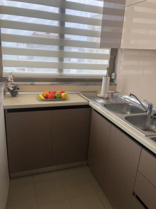 Cozy 1-Bedroom Flat, Beachside Durrës Exterior foto